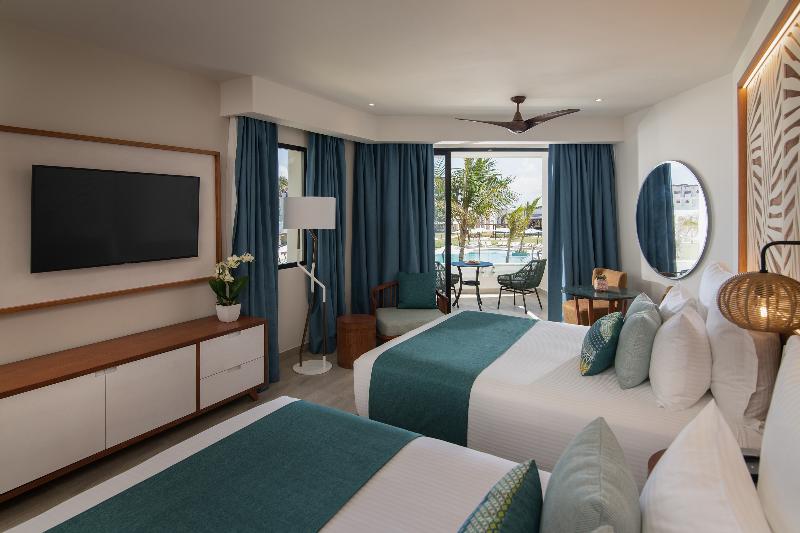 小型套房带泳池景, Dreams Macao Beach Punta Cana   All Inclusive
