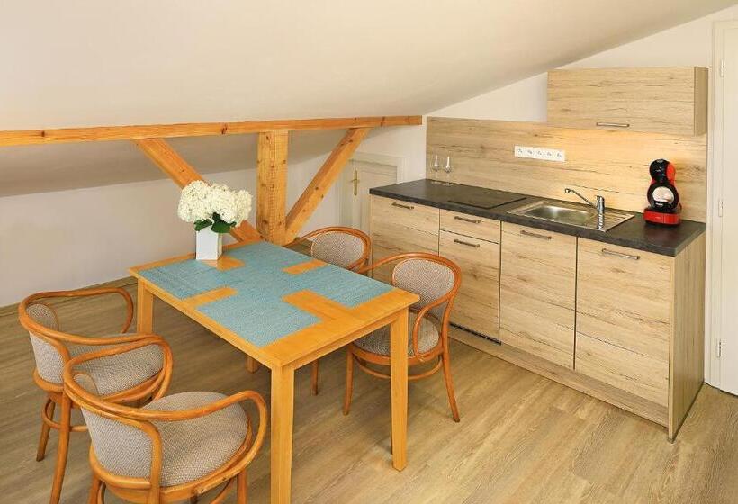 스탠다드 스튜디오 킹침대, Garni Villa Areka