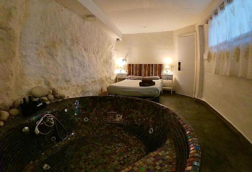 Номер Стандарт с Гидромассажем, Fortress Jacuzzi Suites