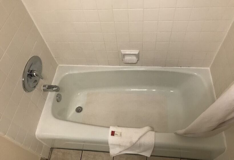 Süit, Days Inn By Wyndham Lake Havasu