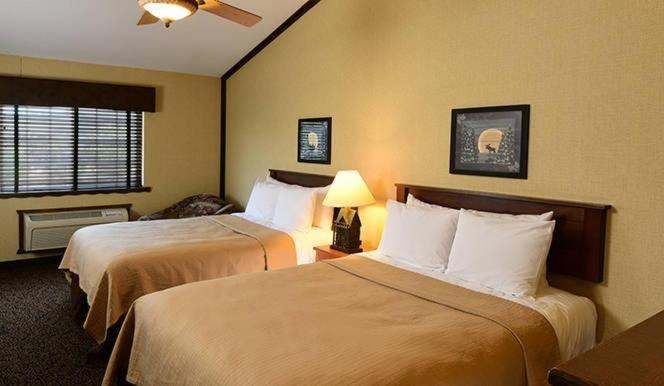 Номер Стандарт Адаптированный для Инвалидов, Boarders Inn & Suites By Cobblestone Hotels In Waukon