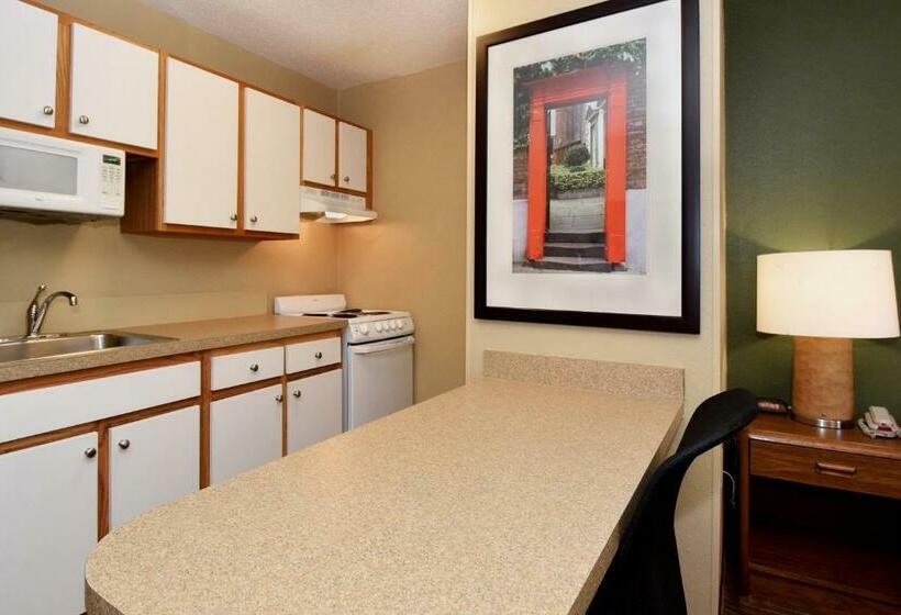 スタンダードスタジオ, Extended Stay America Suites  Wichita  East