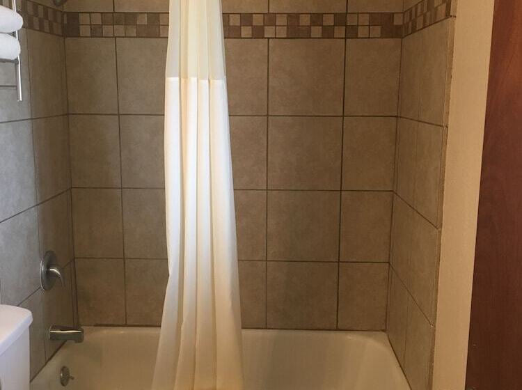 Люкс, Ramada By Wyndham Elko Hotel At Stockmen S Casino