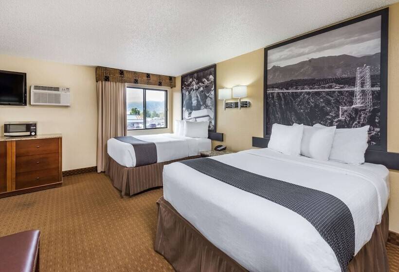 Номер Стандарт 2 Двуспальные Кровати, Super 8 By Wyndham Canon City