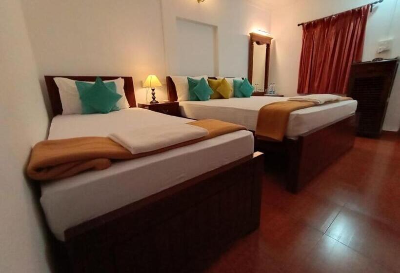 디럭스 트리플 룸, Anthy’s Guesthouse And Restaurant