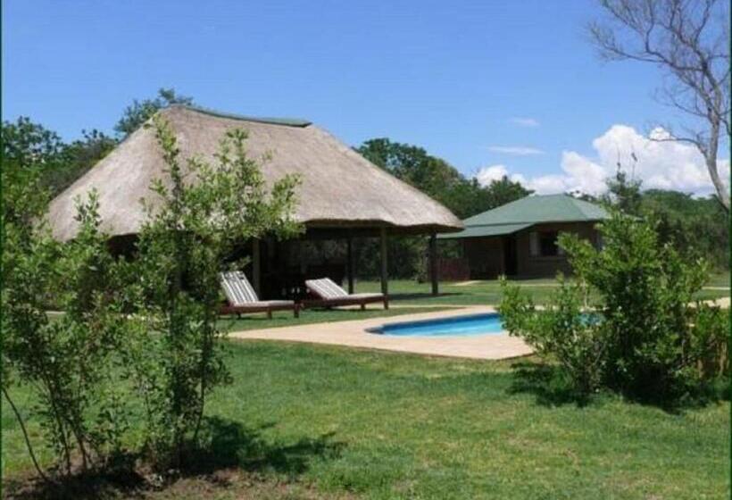 小室, Riverbend Self Catering Cottages