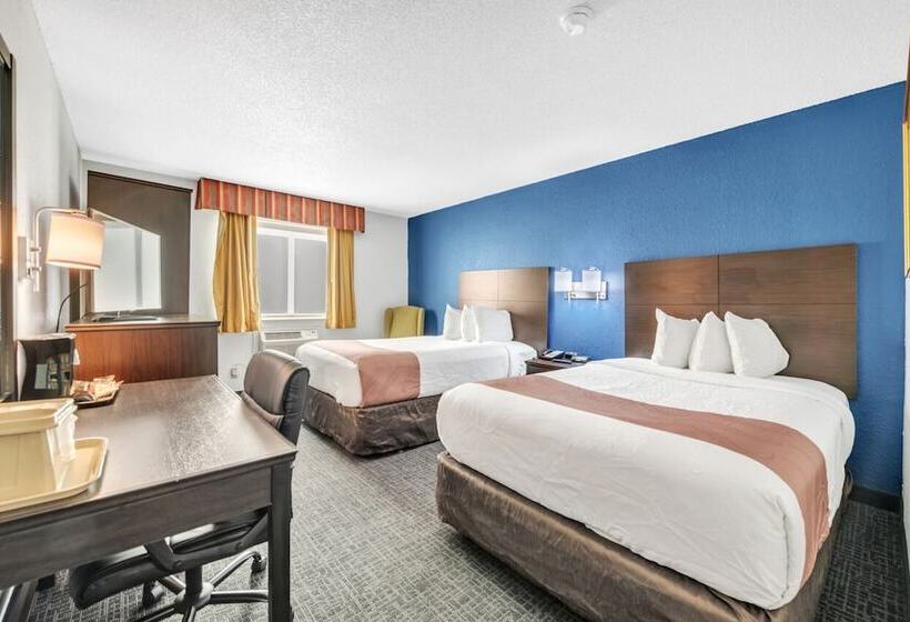Номер Стандарт 2 Двуспальные Кровати, City Center Inn