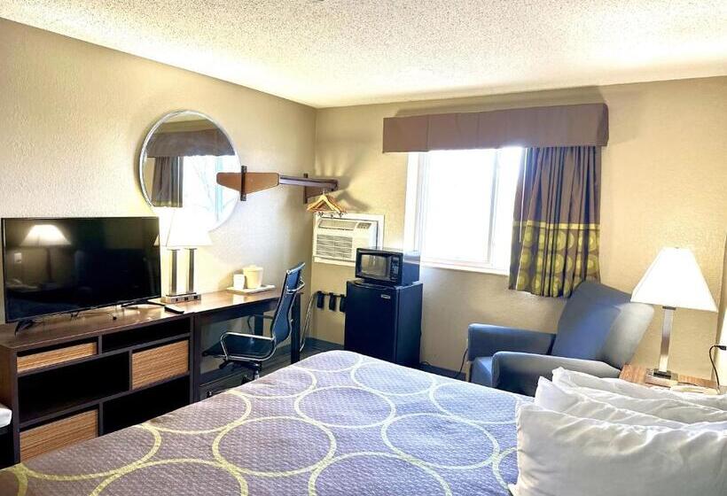 带大床的套房, Super 8 By Wyndham Latham   Albany Airport
