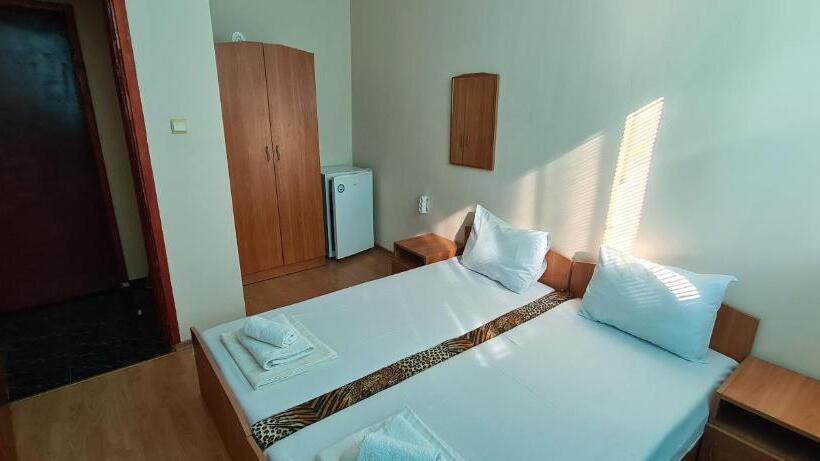 Люкс 2 Спальни, Sineva Guest House
