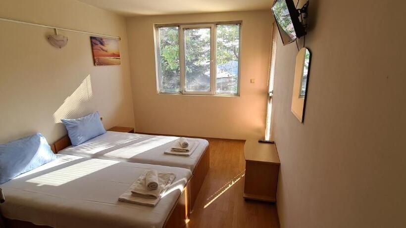 Люкс с Террасой, Sineva Guest House