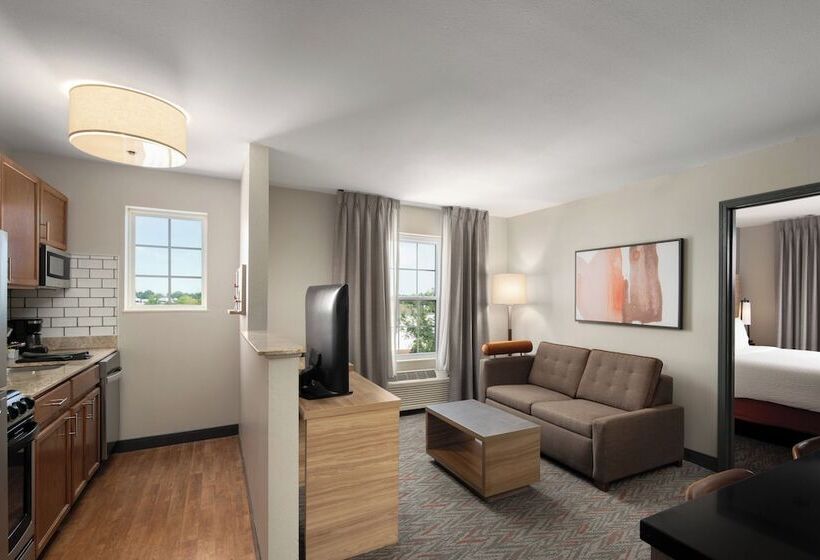 Люкс 2 Спальни, Candlewood Suites St Louis St Charles By Ihg