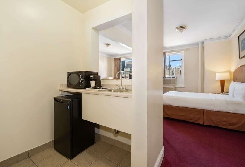 豪华房间, Travelodge By Wyndham Downtown Chicago