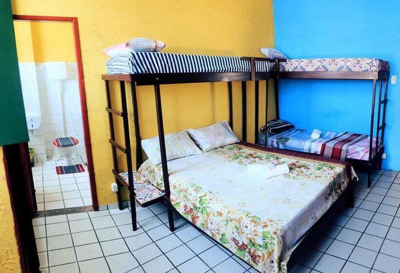 이코노이 4인룸, Hostel Cores Do Pelô