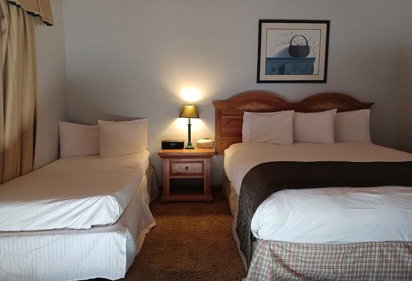 스탠다드 싱글 룸 킹 침대, Whispering Pines Lodge