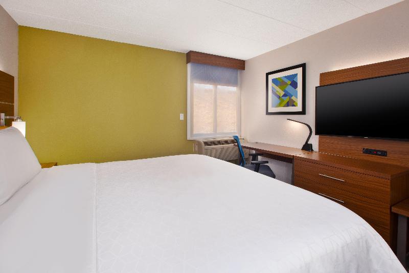 Стандартный Номер Кровать Кинг, Holiday Inn Express Fairfax Arlington Boulevard, An Ihg