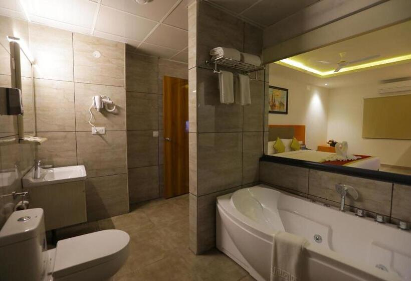 带按摩浴盆的套房, V One Hotel Ambara Elite