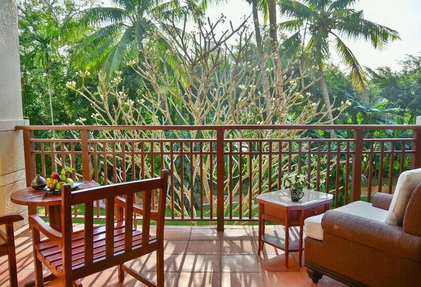 اتاق لوکس با چشم‌انداز باغ, Furama Resort Danang