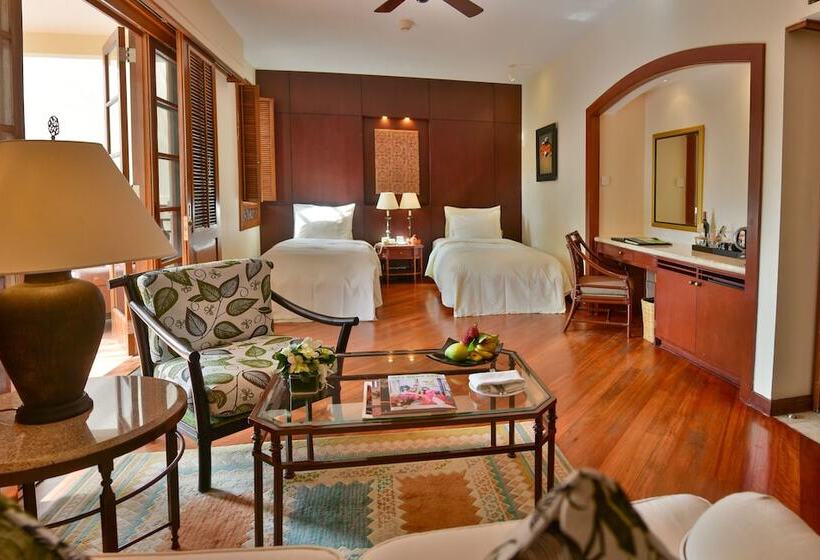 اتاق لوکس با چشم‌انداز باغ, Furama Resort Danang