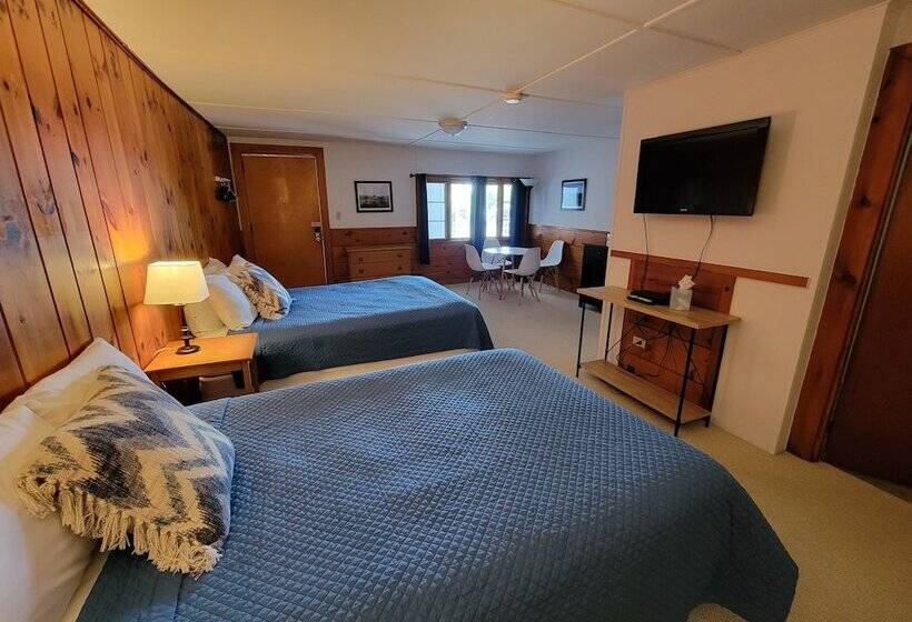 Четырехместный Номер Стандарт, Yardarm Motel
