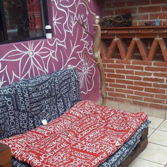 מיטה בחדר משותף, Hostal Mirador   Hostel