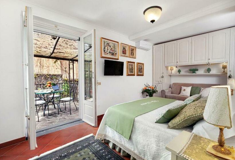 标准间带露台, Villa Maresca B&b