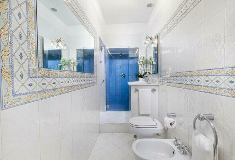标准间带露台, Villa Maresca B&b