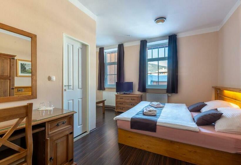 Семейный Номер, Relax Hotel Valaška