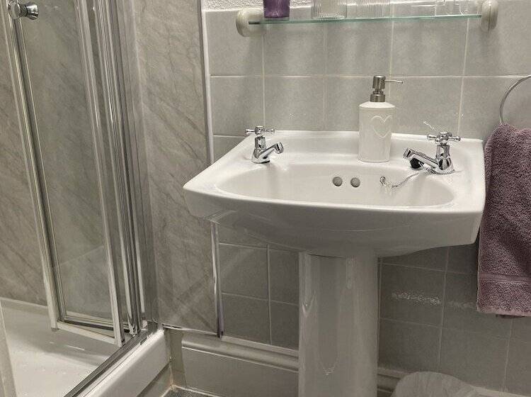 Семейный Номер, Cherwood Guest House
