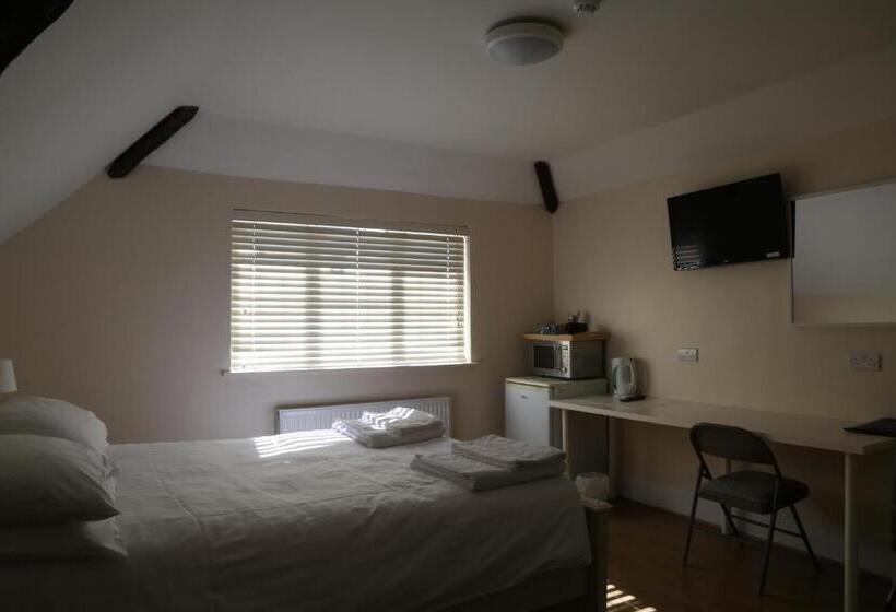 Номер Стандарт Трехместный, Debden Guest House