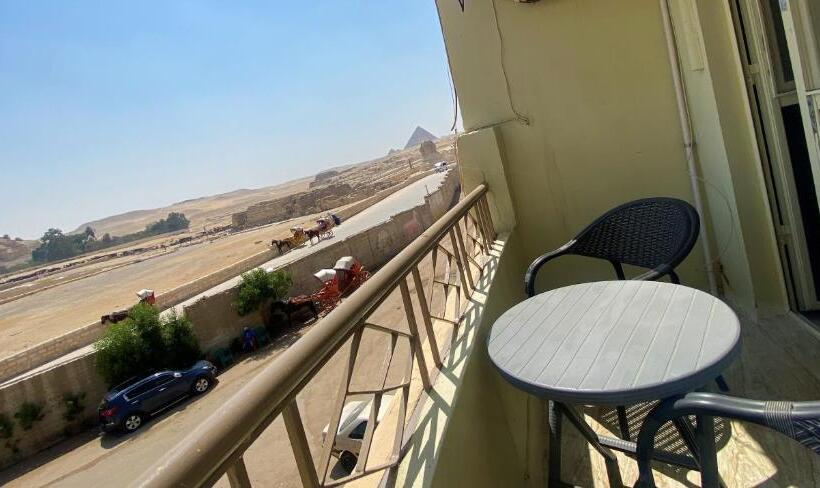 اتاق استاندارد سه تخته با بالکن, Key Of Pyramids View Inn