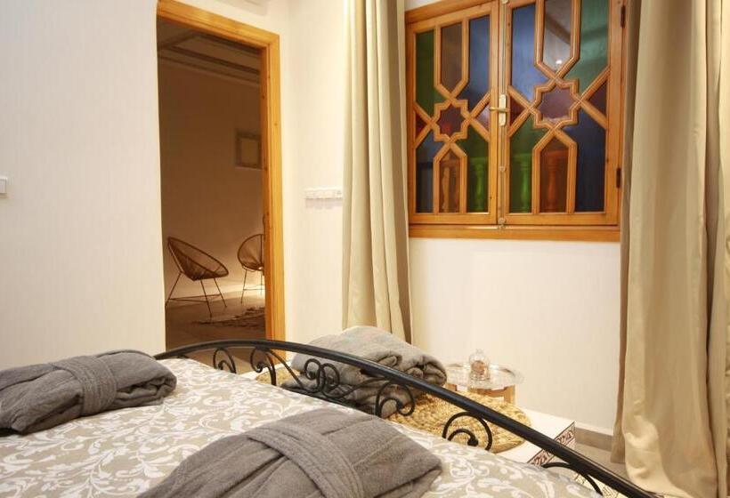 Standard room with outdoor bath, Riad Miel & Une Nuit