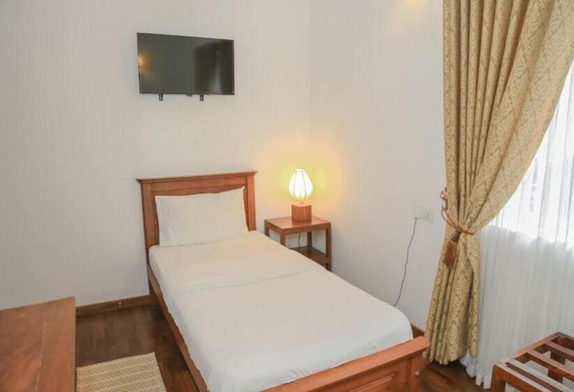 Standard Room, Grace