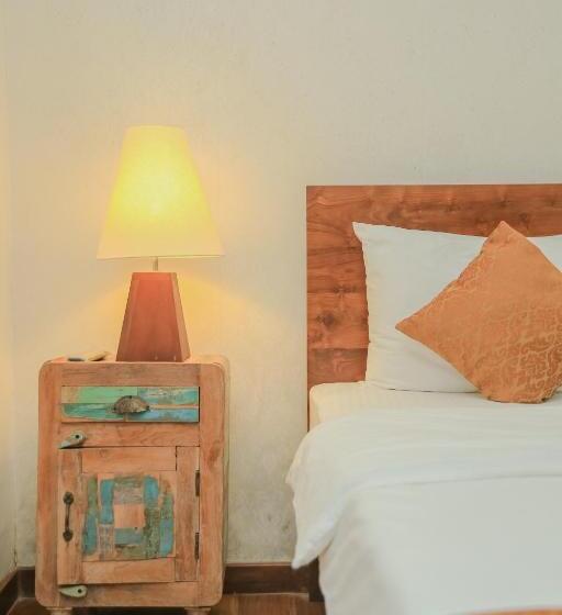 Deluxe Room, Grace