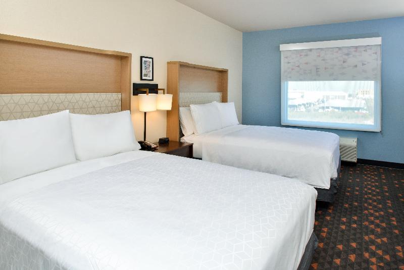 残疾人使用的带特大床的标准间, Holiday Inn Fort Worth   Alliance By Ihg