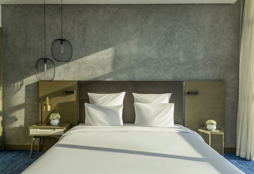 Люкс Повышенной Комфортности, Pullman Sharjah
