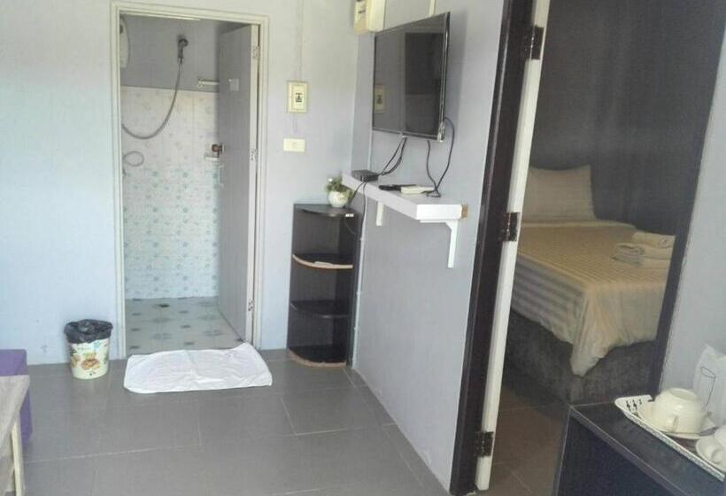 Номер Deluxe, The Money Inn