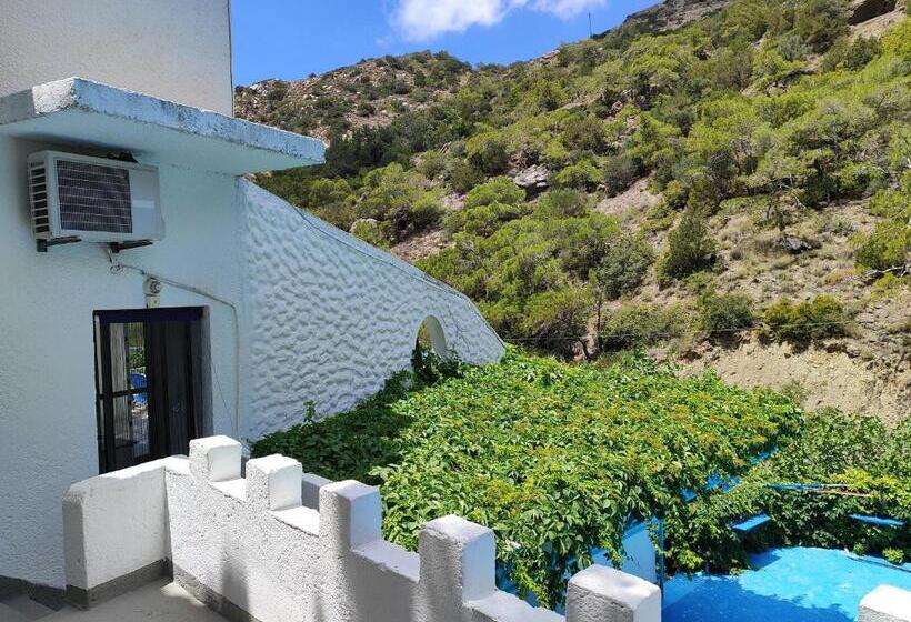 Standard Triple Room with Terrace, Oleander S Garden Traditional Cretan Cottage