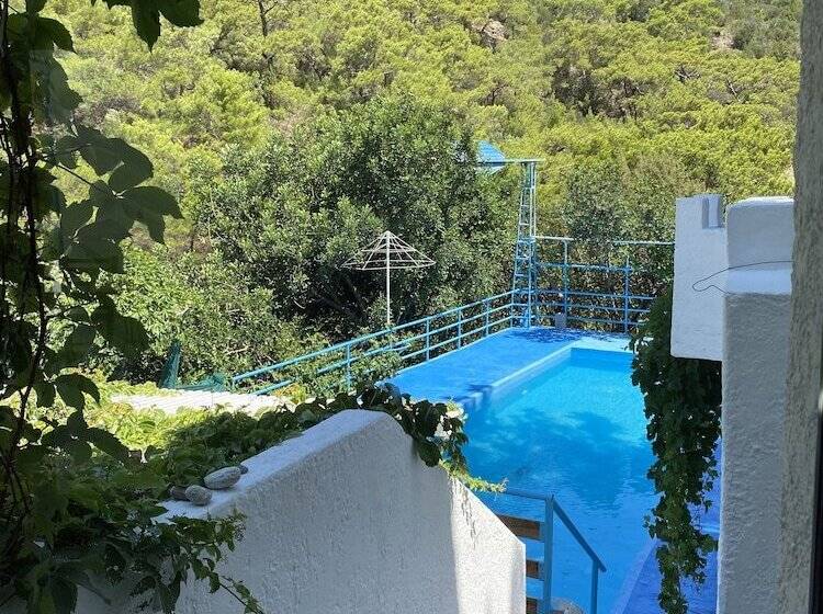 패밀리 스튜디오, Oleander S Garden Traditional Cretan Cottage