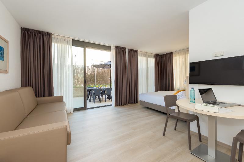 Студия Стандарт, Atenea Park Suites & Apartments