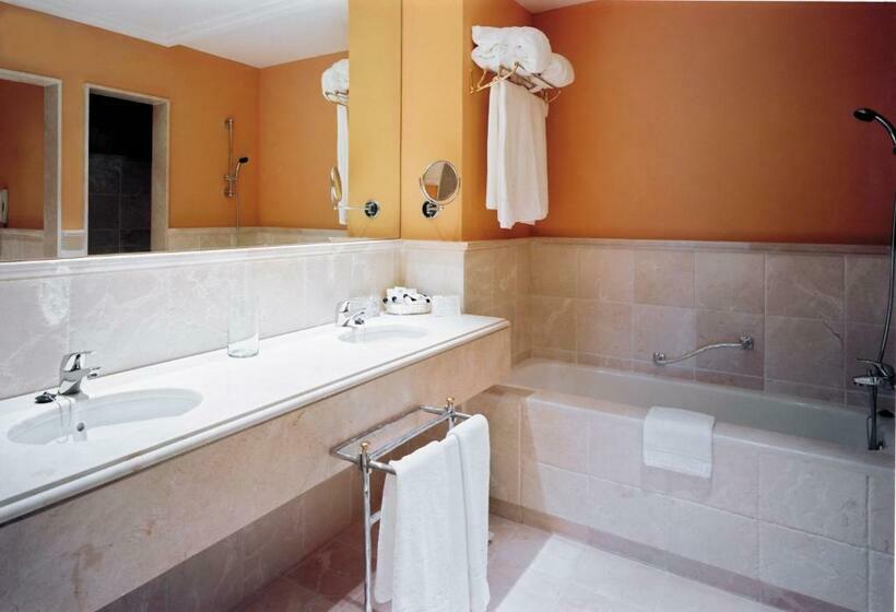 Habitación Estándar Vista Lago, Alicante Golf
