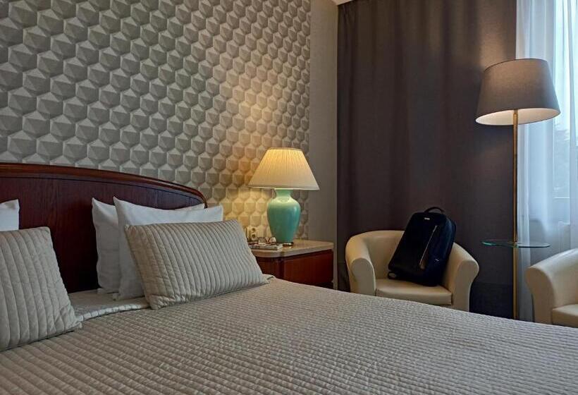 Стандартный Номер Кровать Кинг, Booking Hotel Crown Piast & Spa