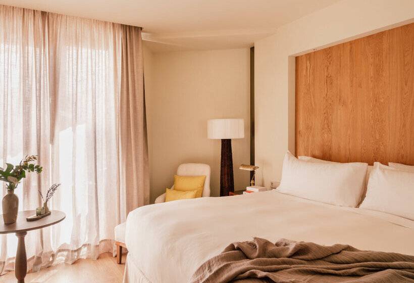 디럭스 룸 측면 바다 전망, Victoria Gran Meliá