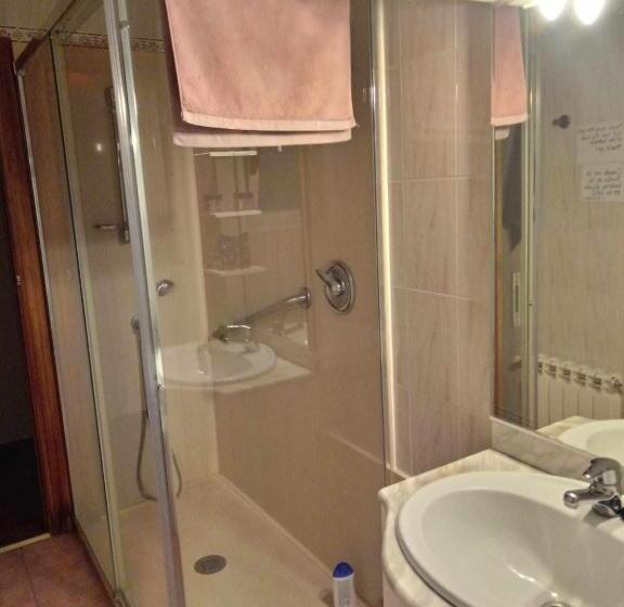 اتاق استاندارد, Residencia 12 Octubre