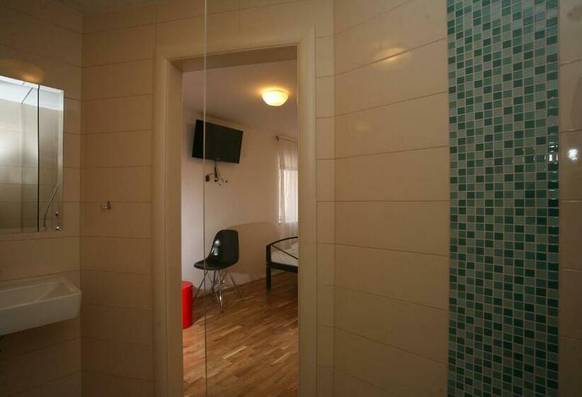 اتاق راحتی, Rooms Beljan