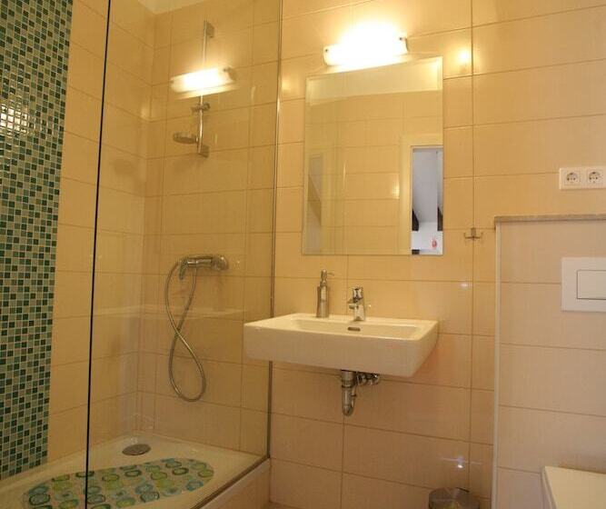 اتاق راحتی, Rooms Beljan