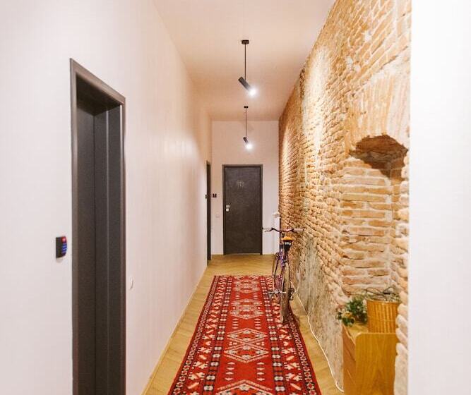 شقة غرفة واحدة, Camino Home 2