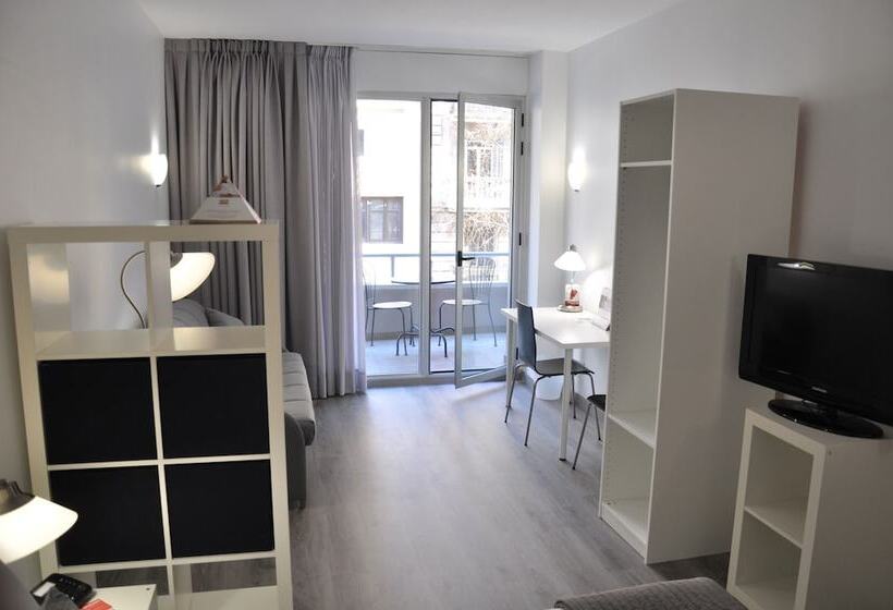 Номер Стандарт Трехместный, Aparthotel Atenea Calabria