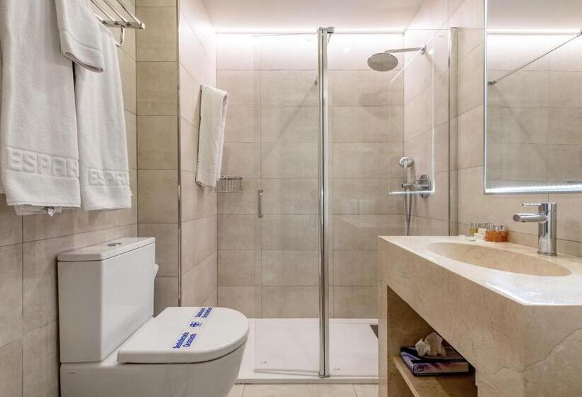 اتاق پریمیوم سه تخته, Espahotel Plaza De España