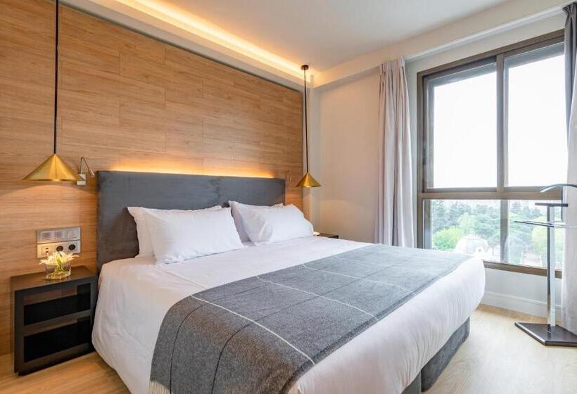 اتاق پریمیوم سه تخته, Espahotel Plaza De España