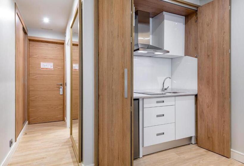 اتاق پریمیوم سه تخته, Espahotel Plaza De España
